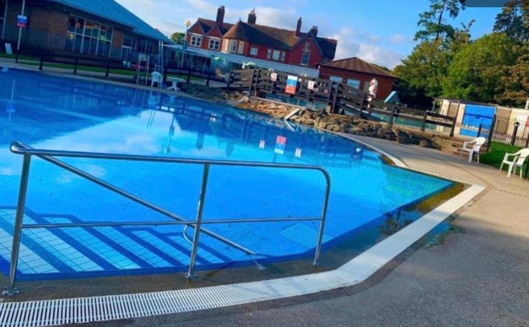Forest Beach Bashley Park Sway Exterior foto