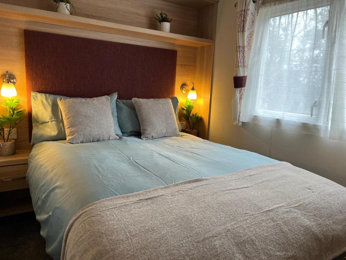 Forest Beach Bashley Park Sway Exterior foto